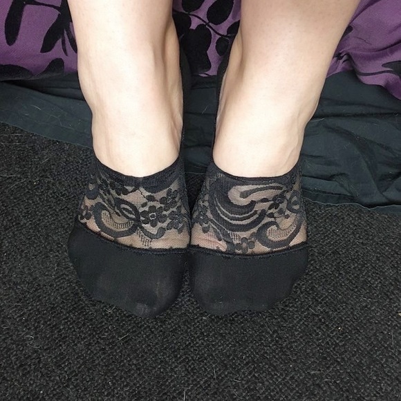 Exotic Black No Show Sheer Socks - Picture 4 of 4